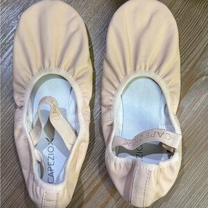 Capezio Ballet Shoes in Light Pink Size 9 Women’s